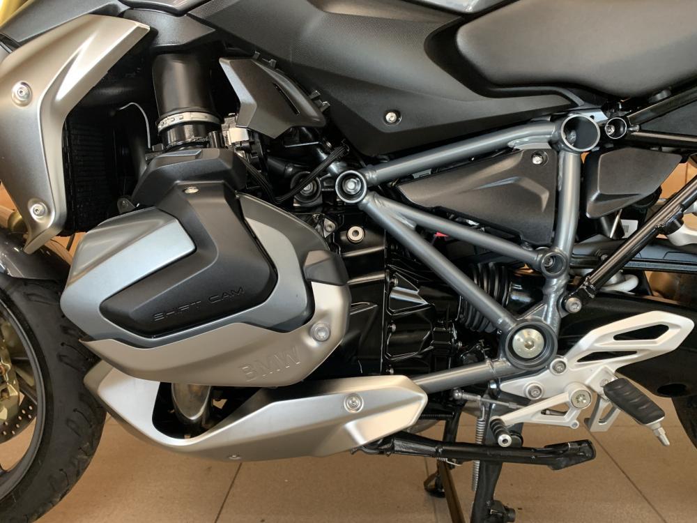 BMW R1250R