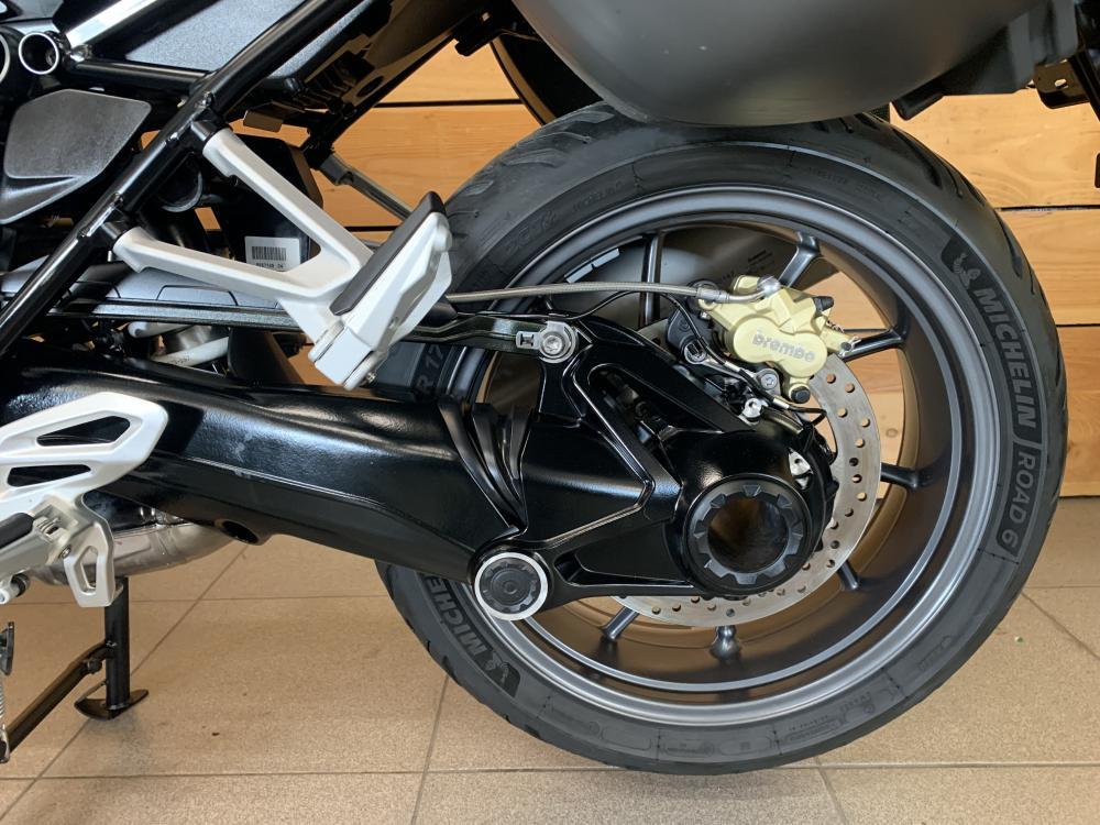 BMW R1250R