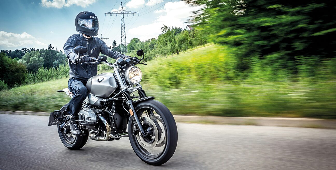 Zomerse temperaturen? Zo raak je niet oververhit op je motor