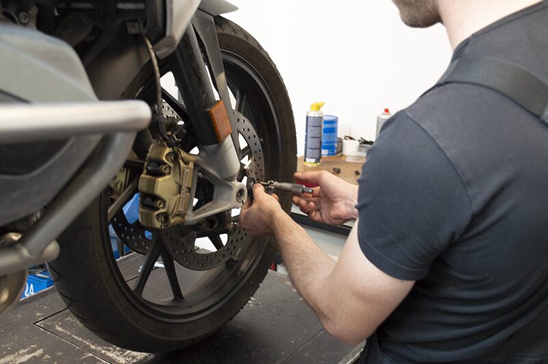 Strada motoren onderhoud